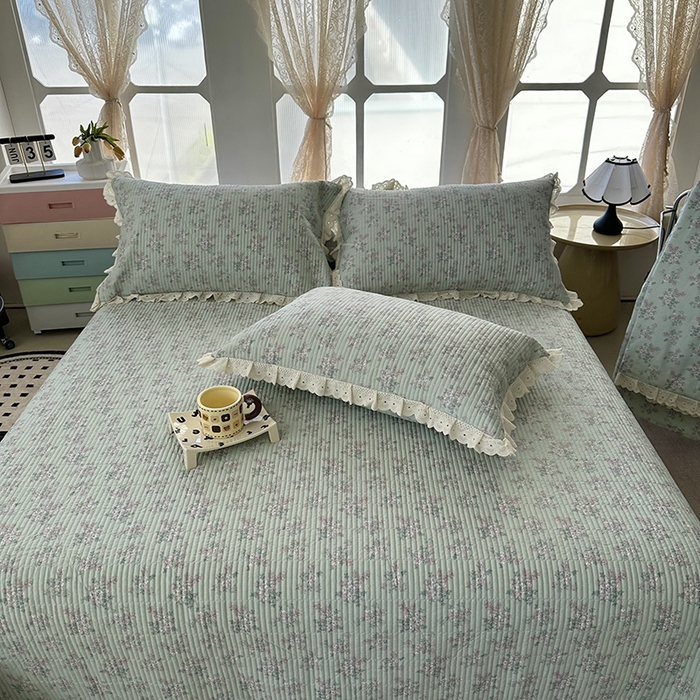 91家纺网 家纺一手货源 找家纺 奈萝家纺 2025新款全棉13372花边床盖三件套四件套纯棉花边夏被春秋被 花海绿