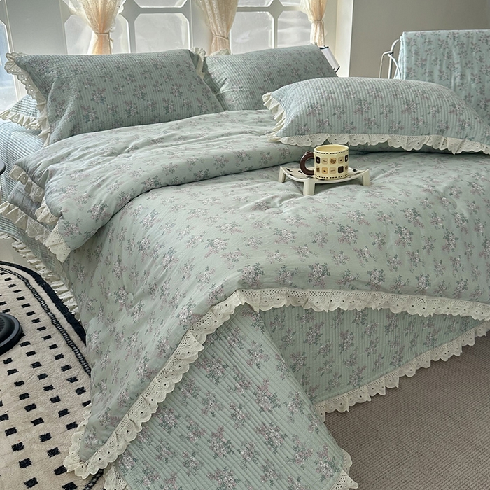 91家纺网 家纺一手货源 找家纺 奈萝家纺 2025新款全棉13372花边床盖三件套四件套纯棉花边夏被春秋被 花海绿