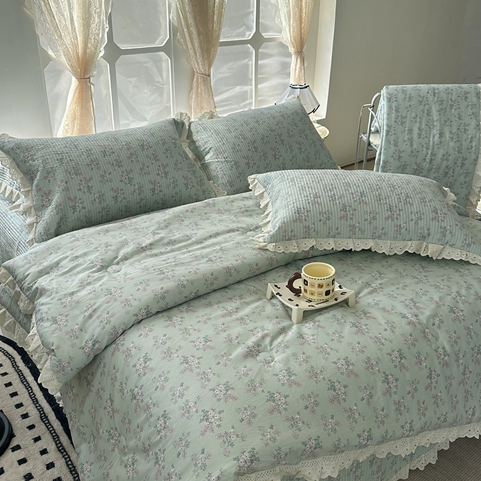 91家纺网 家纺一手货源 找家纺 奈萝家纺 2025新款全棉13372花边床盖三件套四件套纯棉花边夏被春秋被 花海绿