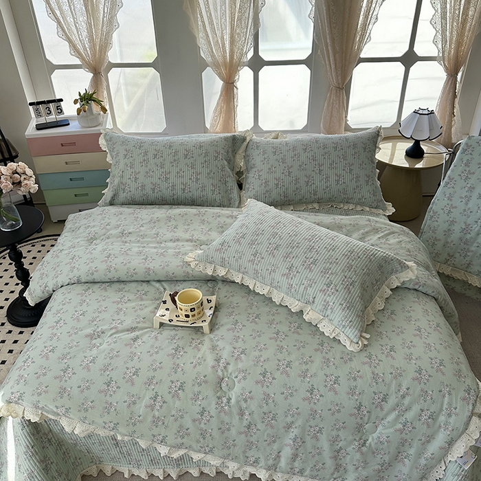 91家纺网 家纺一手货源 找家纺 奈萝家纺 2025新款全棉13372花边床盖三件套四件套纯棉花边夏被春秋被 花海绿