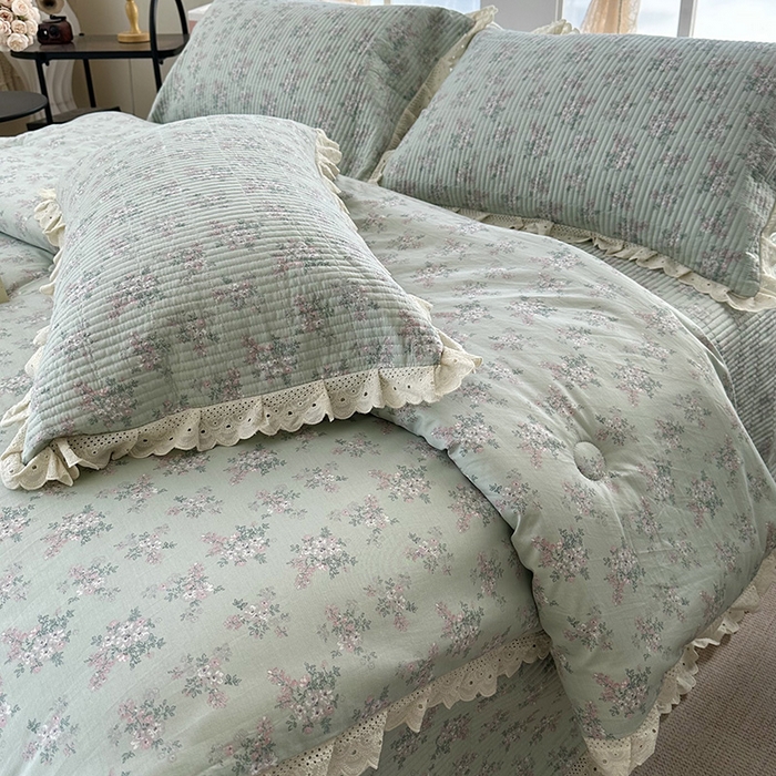 91家纺网 家纺一手货源 找家纺 奈萝家纺 2025新款全棉13372花边床盖三件套四件套纯棉花边夏被春秋被 花海绿