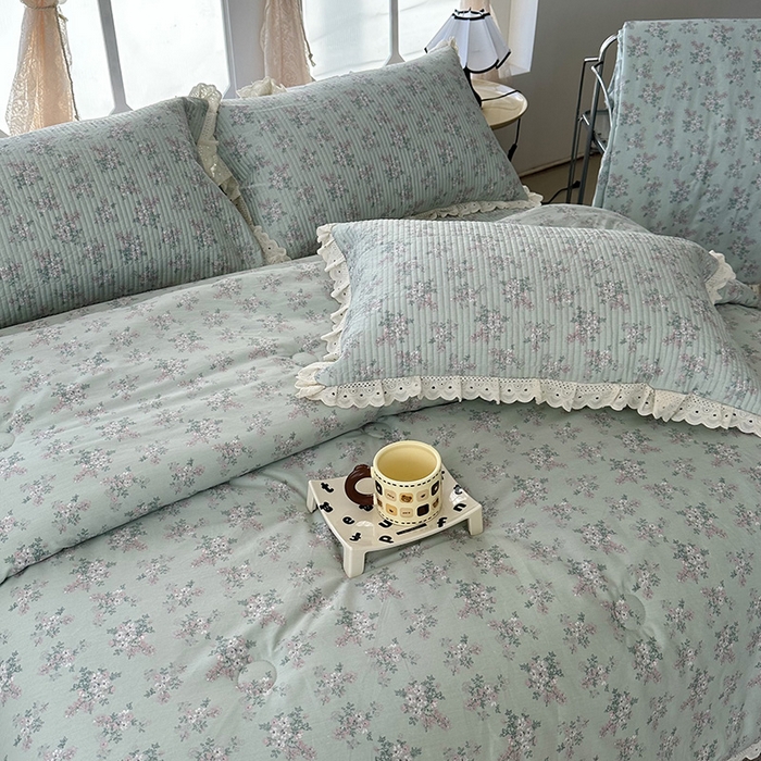 91家纺网 家纺一手货源 找家纺 奈萝家纺 2025新款全棉13372花边床盖三件套四件套纯棉花边夏被春秋被 花海绿