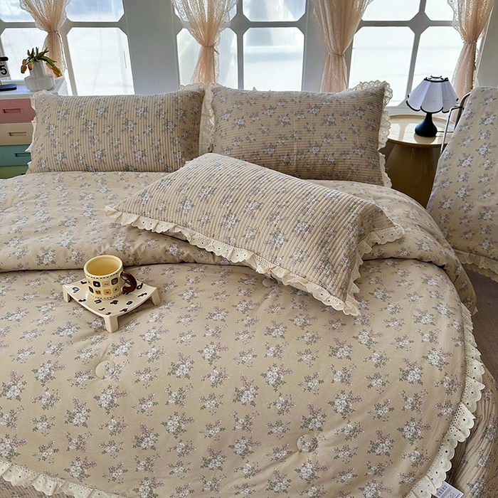 91家纺网 家纺一手货源 找家纺 奈萝家纺 2025新款全棉13372花边床盖三件套四件套纯棉花边夏被春秋被 花海米