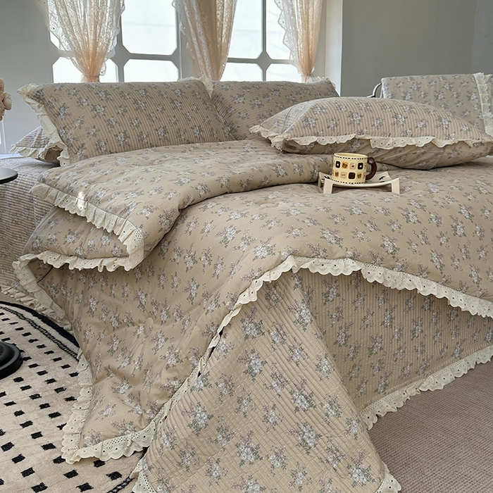 91家纺网 家纺一手货源 找家纺 奈萝家纺 2025新款全棉13372花边床盖三件套四件套纯棉花边夏被春秋被 花海米