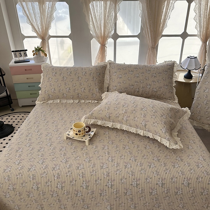 91家纺网 家纺一手货源 找家纺 奈萝家纺 2025新款全棉13372花边床盖三件套四件套纯棉花边夏被春秋被 花海米