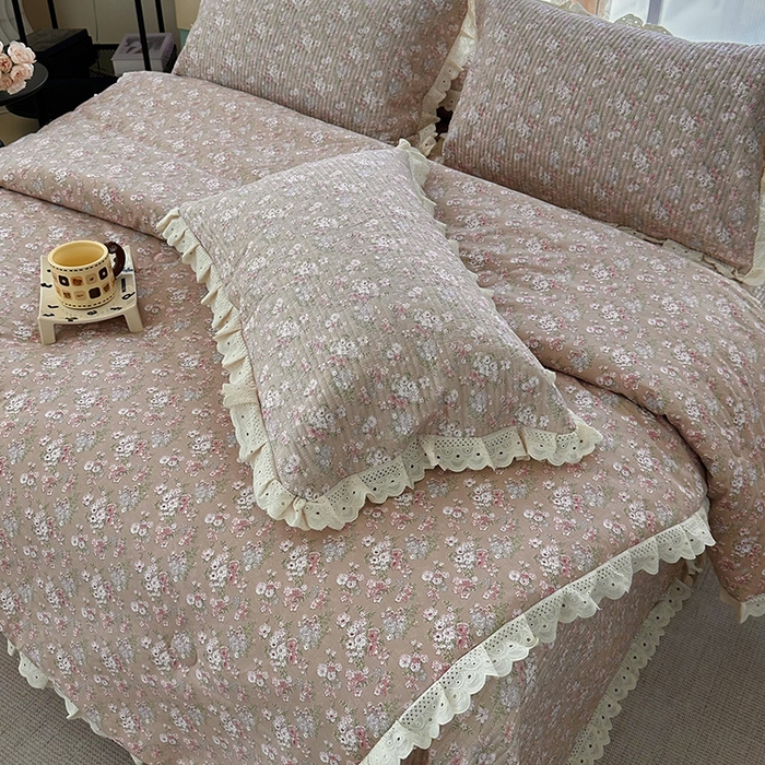 91家纺网 家纺一手货源 找家纺 奈萝家纺 2025新款全棉13372花边床盖三件套四件套纯棉花边夏被春秋被 花海玉