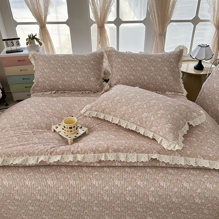 91家纺网 家纺一手货源 找家纺 奈萝家纺 2025新款全棉13372花边床盖三件套四件套纯棉花边夏被春秋被 花海玉