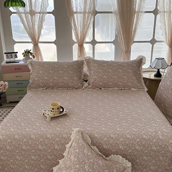 91家纺网 家纺一手货源 找家纺 奈萝家纺 2025新款全棉13372花边床盖三件套四件套纯棉花边夏被春秋被 花海玉