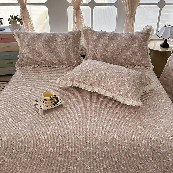 91家纺网 家纺一手货源 找家纺 奈萝家纺 2025新款全棉13372花边床盖三件套四件套纯棉花边夏被春秋被 花海玉