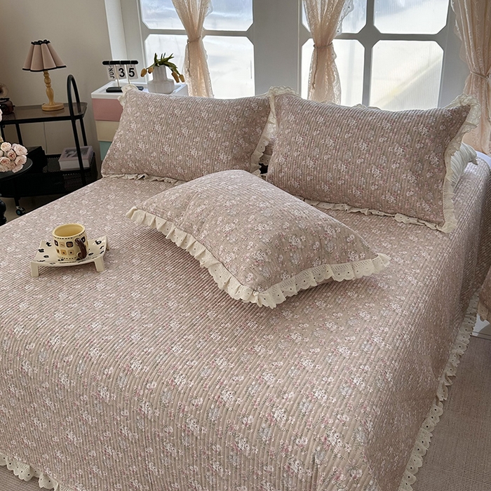 91家纺网 家纺一手货源 找家纺 奈萝家纺 2025新款全棉13372花边床盖三件套四件套纯棉花边夏被春秋被 花海玉