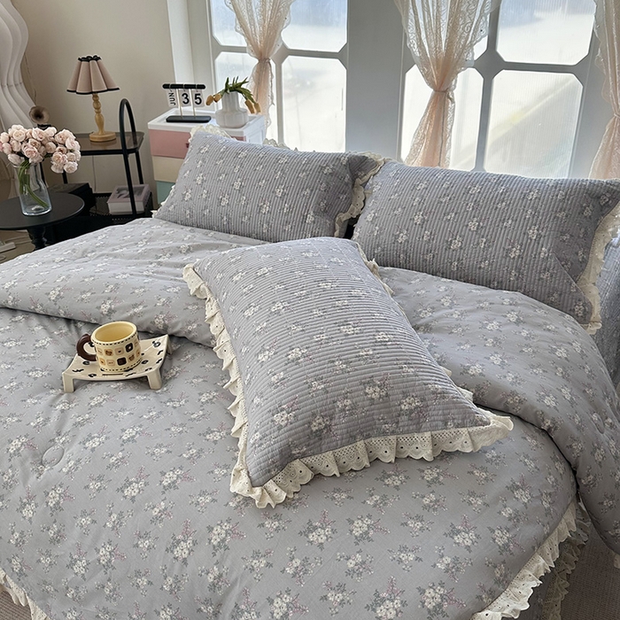 91家纺网 家纺一手货源 找家纺 奈萝家纺 2025新款全棉13372花边床盖三件套四件套纯棉花边夏被春秋被 花海紫