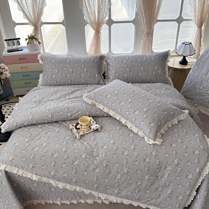 91家纺网 家纺一手货源 找家纺 奈萝家纺 2025新款全棉13372花边床盖三件套四件套纯棉花边夏被春秋被 花海紫