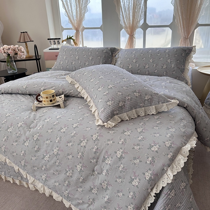 91家纺网 家纺一手货源 找家纺 奈萝家纺 2025新款全棉13372花边床盖三件套四件套纯棉花边夏被春秋被 花海紫