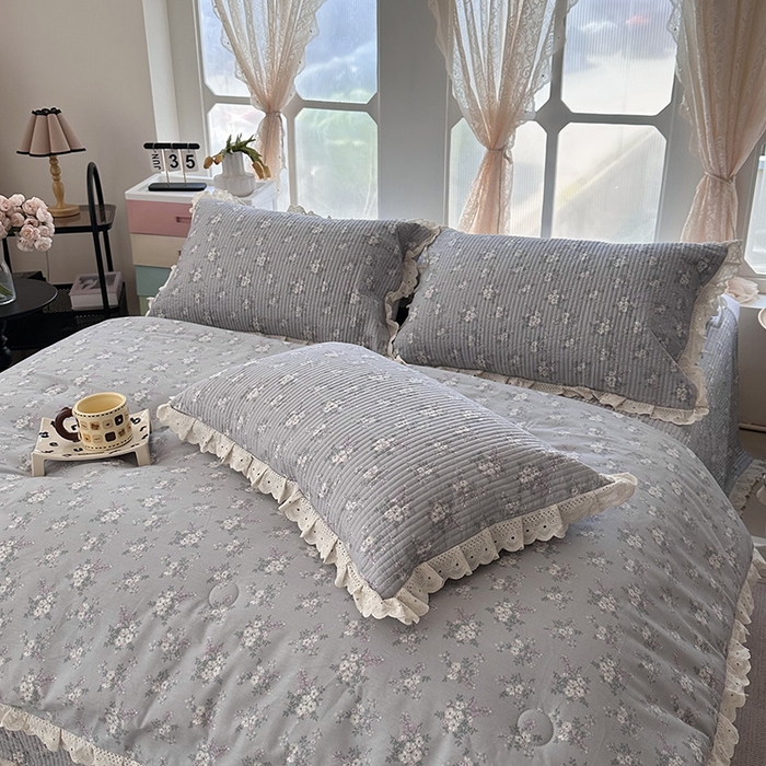 91家纺网 家纺一手货源 找家纺 奈萝家纺 2025新款全棉13372花边床盖三件套四件套纯棉花边夏被春秋被 花海紫