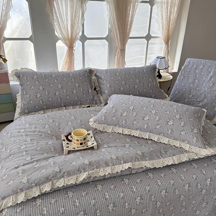 91家纺网 家纺一手货源 找家纺 奈萝家纺 2025新款全棉13372花边床盖三件套四件套纯棉花边夏被春秋被 花海紫