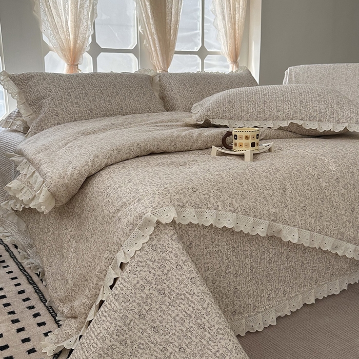 91家纺网 家纺一手货源 找家纺 奈萝家纺 2025新款全棉13372花边床盖三件套四件套纯棉花边夏被春秋被 花世界米