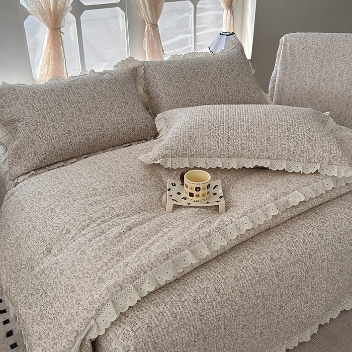 91家纺网 家纺一手货源 找家纺 奈萝家纺 2025新款全棉13372花边床盖三件套四件套纯棉花边夏被春秋被 花世界米