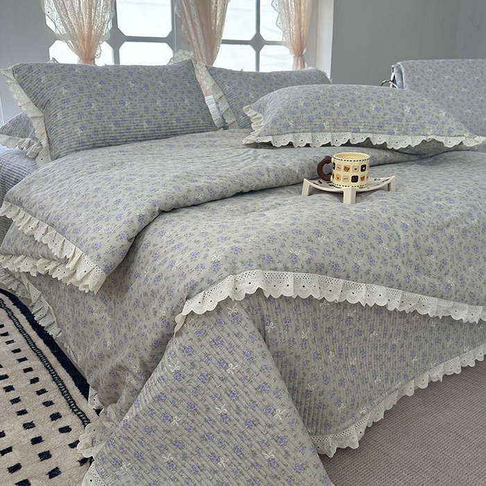 91家纺网 家纺一手货源 找家纺 奈萝家纺 2025新款全棉13372花边床盖三件套四件套纯棉花边夏被春秋被 花束灰