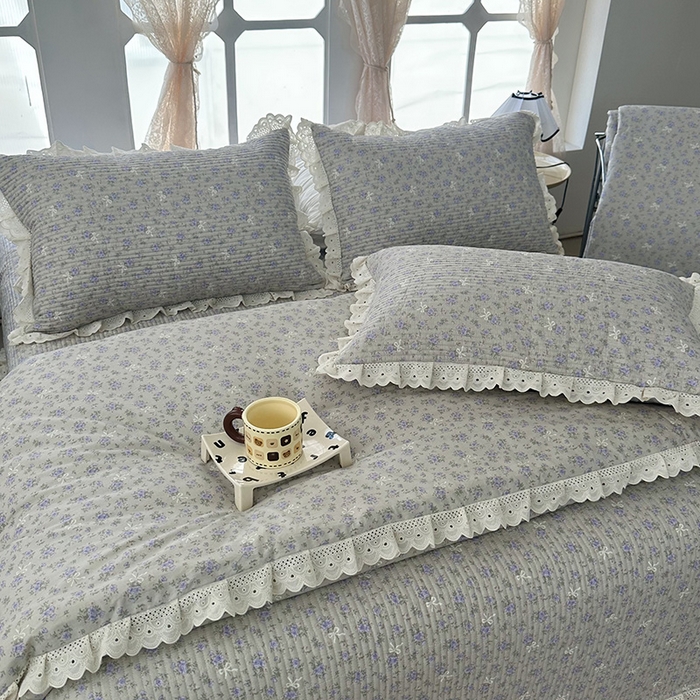 91家纺网 家纺一手货源 找家纺 奈萝家纺 2025新款全棉13372花边床盖三件套四件套纯棉花边夏被春秋被 花束灰