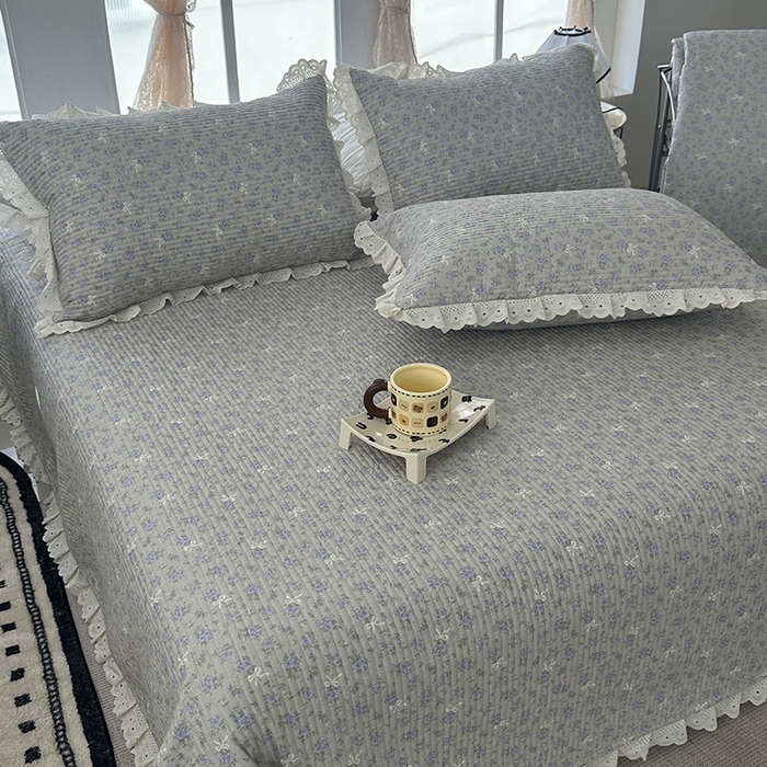 91家纺网 家纺一手货源 找家纺 奈萝家纺 2025新款全棉13372花边床盖三件套四件套纯棉花边夏被春秋被 花束灰