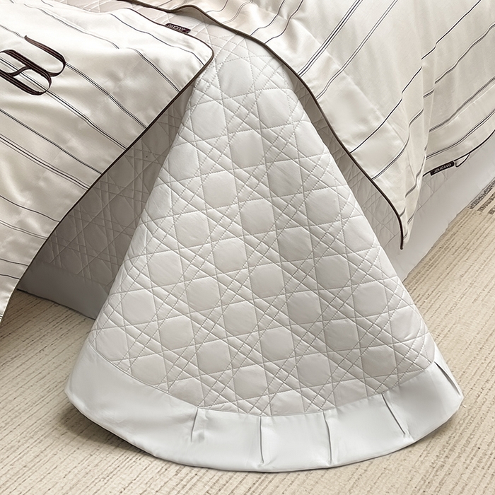 91家纺网 家纺一手货源 找家纺 2025夏季A类天丝棉夹棉床盖床笠四件套全棉纯棉纯色长绒棉真丝保护罩高级感条纹床上用品 艾诺-米