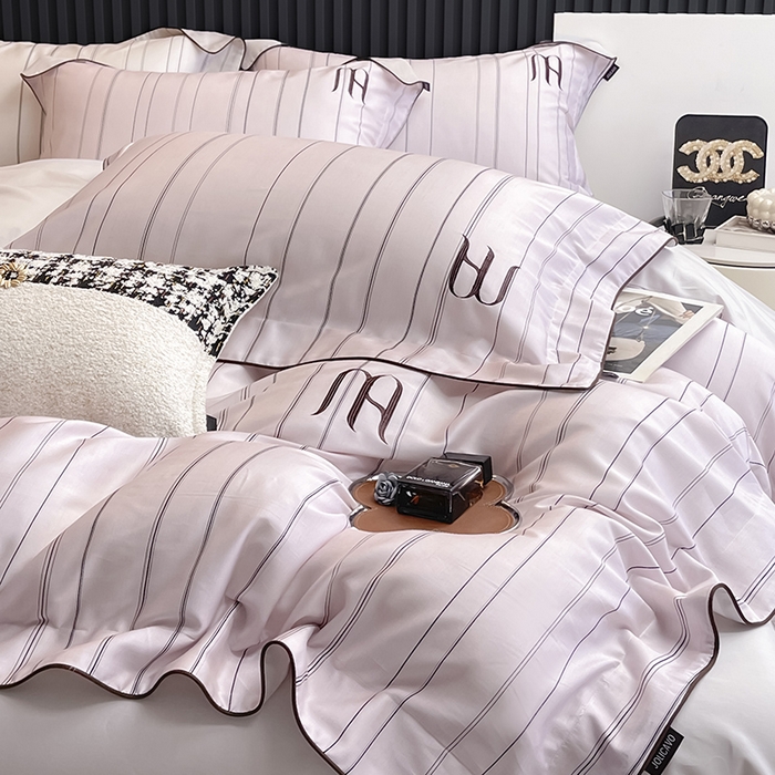 91家纺网 家纺一手货源 找家纺  2025新品A类100支天丝棉夹棉床盖床笠四件套全棉纯棉床单加厚高端数码印花长绒棉床上用品 艾诺-粉