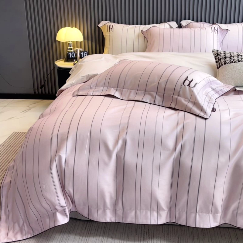 91家纺网 家纺一手货源 找家纺  2025新品A类100支天丝棉夹棉床盖床笠四件套全棉纯棉床单加厚高端数码印花长绒棉床上用品 艾诺-粉