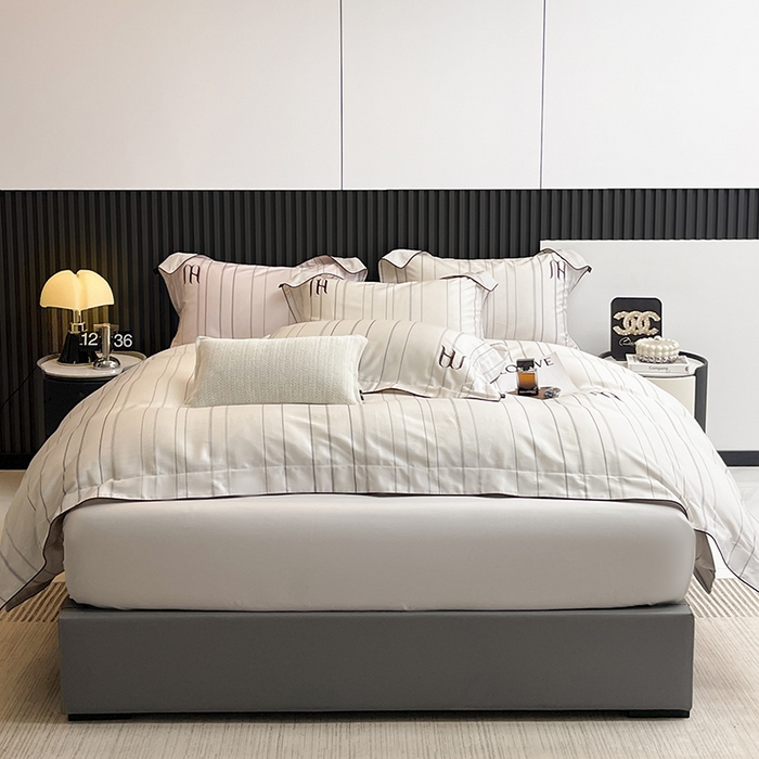 91家纺网 家纺一手货源 找家纺  2025夏季轻奢数码印花A类母婴级天丝棉印花四件套纯棉全棉高端夏季丝滑裸睡长绒棉被套真丝床上用品 艾诺-米