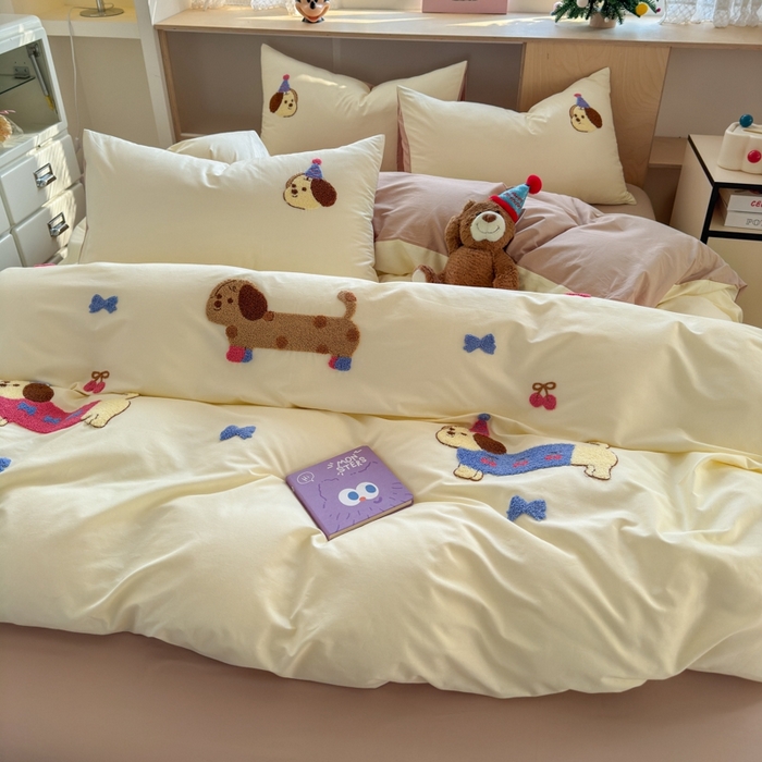 91家纺网 家纺一手货源 找家纺 如意朵2025新款全棉毛巾绣四件套 狗狗家族