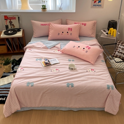 红嘴企鹅2025新款毛巾绣空调被四件套 夏被-粉格小猫