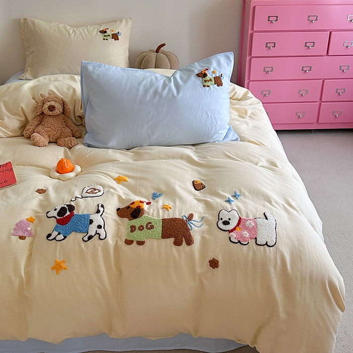 91家纺网 家纺一手货源 找家纺 TT.one 塔塔家居 2025新款全棉双层纱毛巾绣萌宠系列四件套 狗狗日记