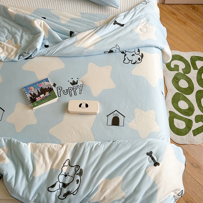 91家纺网 家纺一手货源 找家纺 麦伦家居 2025新款云柔针织棉大豆夏凉被 萌犬蓝