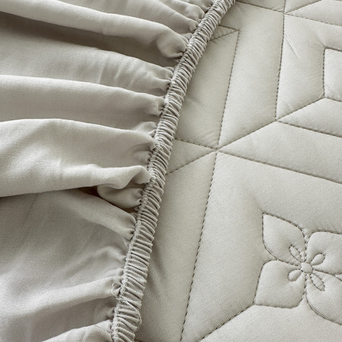 91家纺网 家纺一手货源 找家纺 云雀   2025新款舒适莱赛尔天丝夹棉床笠 菱格床笠-浅灰