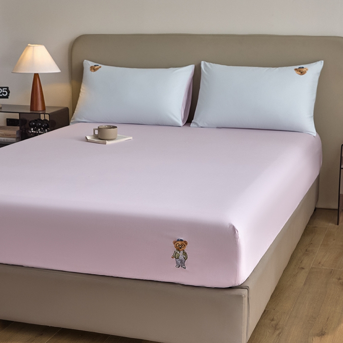 91家纺网 家纺一手货源 找家纺 禾时 2025新款A类全棉卡通小熊刺绣床笠床套床罩床垫保护套 贝尔熊-紫