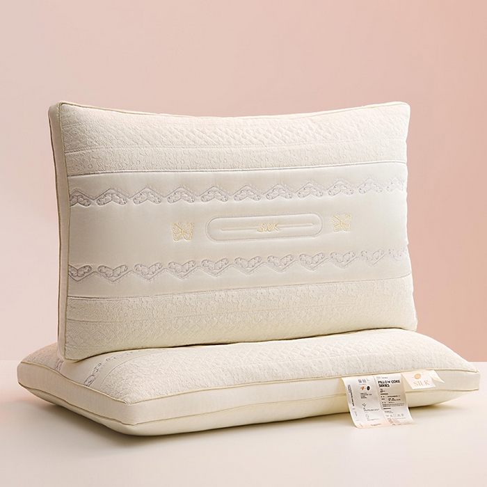 91家纺网 家纺一手货源 找家纺 （总）昕科 2025新款蕾丝复合蚕丝枕-蕾丝花边蚕丝枕芯蝴蝶绣花桑蚕丝枕头