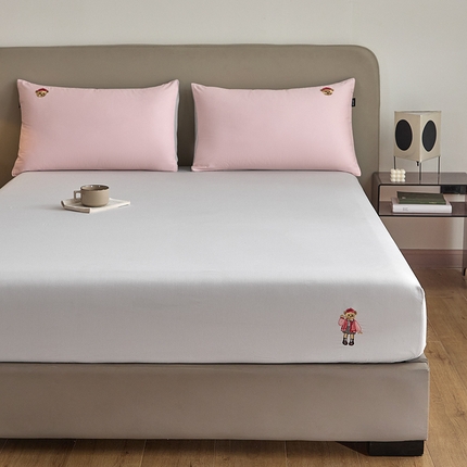 91家纺网 家纺一手货源 找家纺 （总）禾时 2025新款A类全棉卡通小熊刺绣床笠床套床罩床垫保护套