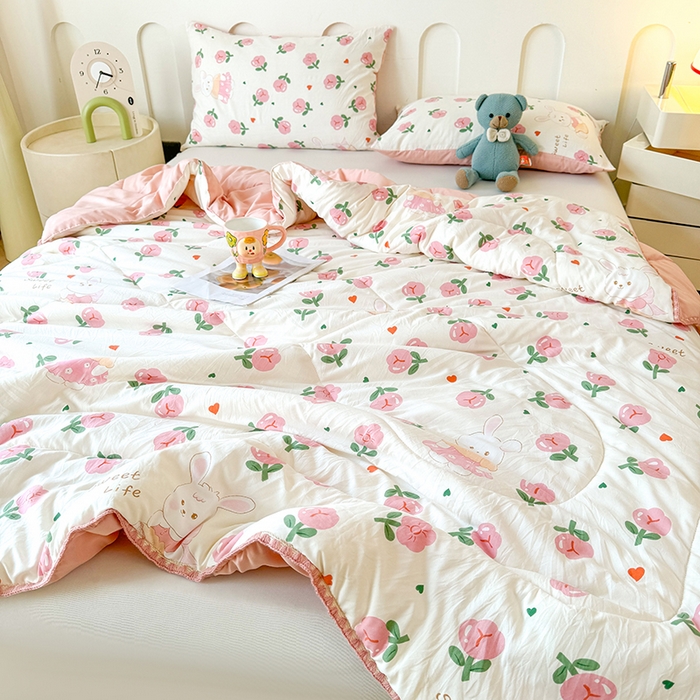 91家纺网 家纺一手货源 找家纺 熙宴家纺 2025新款A类水洗双层纱100%新疆棉花印花夏被空调被夏凉被 小兔花园