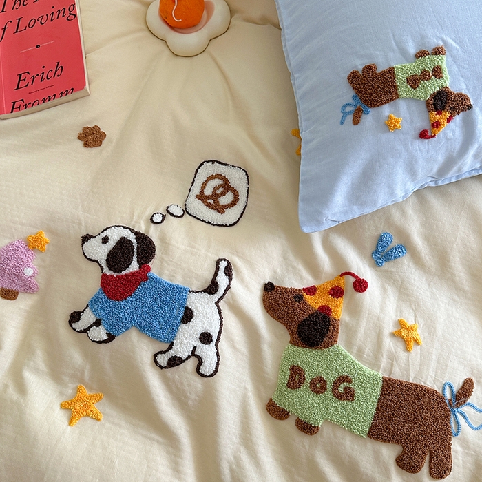 91家纺网 家纺一手货源 找家纺 TT.one 塔塔家居 2025新款全棉双层纱毛巾绣萌宠系列四件套 狗狗日记