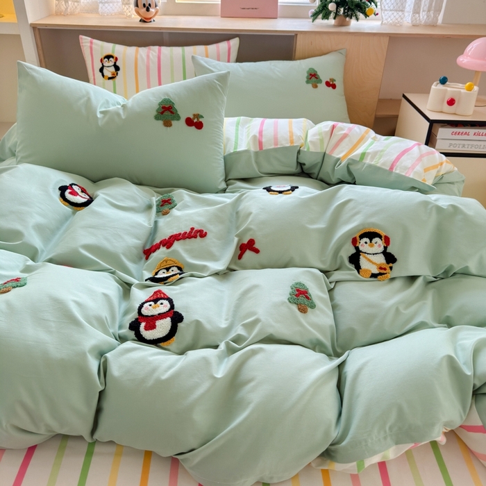 91家纺网 家纺一手货源 找家纺 如意朵2025新款全棉毛巾绣四件套 小企鹅