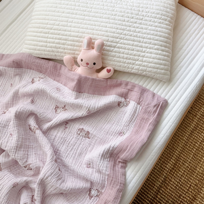 91家纺网 家纺一手货源 找家纺 BOSS 2025新款全棉纯棉皱皱纱儿童盖毯夏被  幼儿园夏被夏凉被空调被 桃桃兔