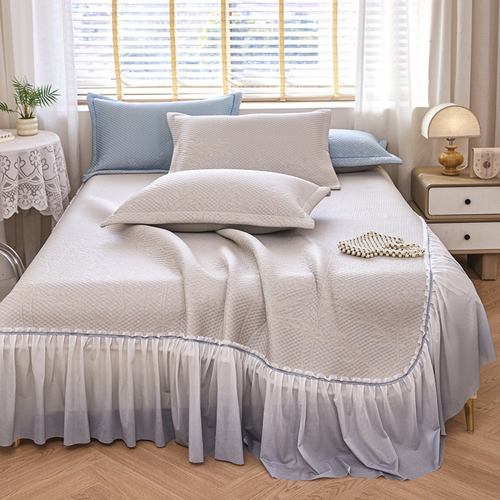 91家纺网 家纺一手货源 找家纺 桂雅居 2025春夏新款高分子凉席三件套床裙款 优雅灰