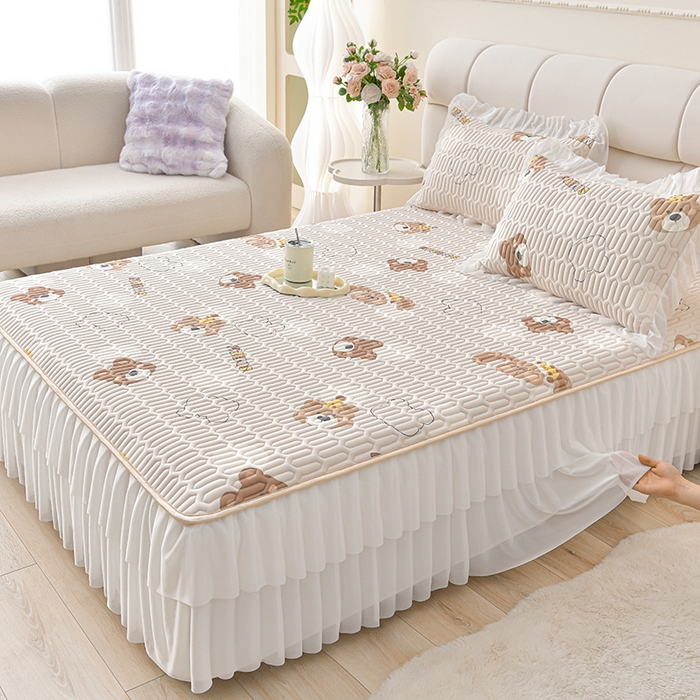 91家纺网 家纺一手货源 找家纺 畅畅家纺 2025新款夏季凉感丝印花足球花凉席夏被夏凉被空调被四件套 足球花-可爱小熊