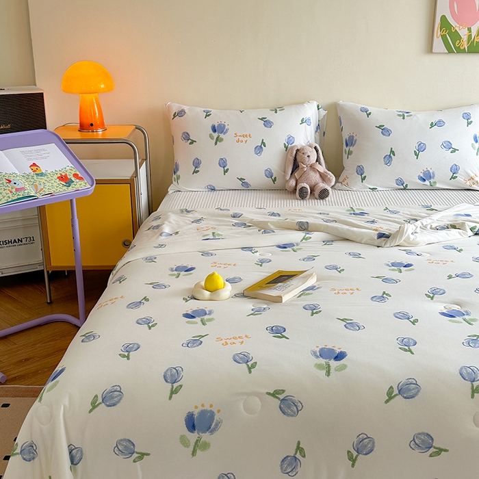 91家纺网 家纺一手货源 找家纺 麦伦家居 2025新款云柔针织棉大豆夏凉被 蓝郁金香