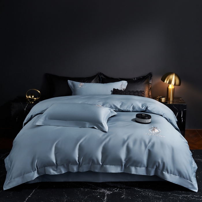 91家纺网 家纺一手货源 找家纺 沃尔居 2025新款全棉纯棉长绒棉四件套刺绣绣花纯色贡缎床笠款高端礼盒装 萨尔夫人-蓝灰