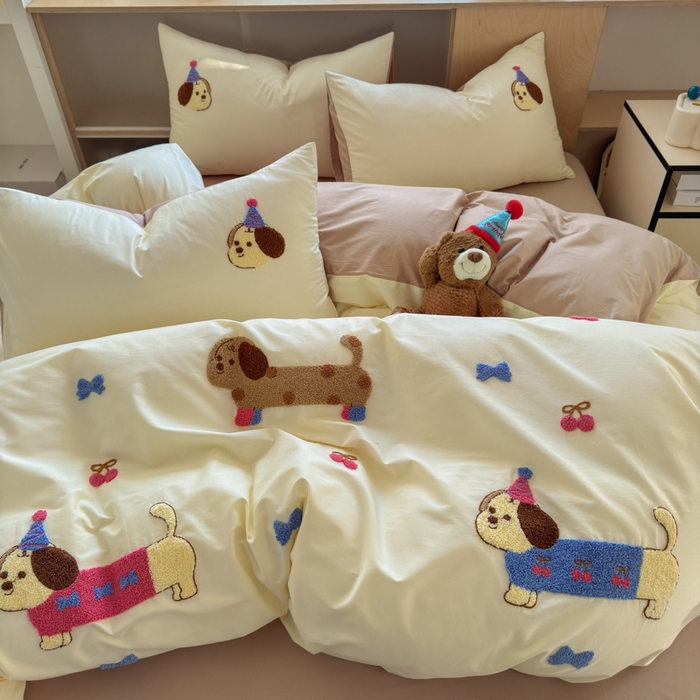 91家纺网 家纺一手货源 找家纺 如意朵2025新款全棉毛巾绣四件套 狗狗家族