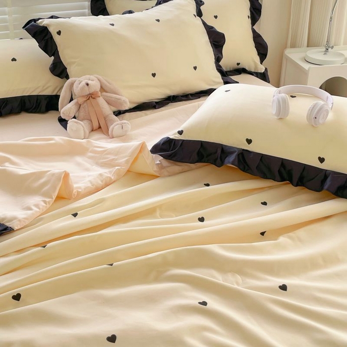 91家纺网 家纺一手货源 找家纺 绣女坊  2025新款水洗天丝夏被四件套 黄色爱心