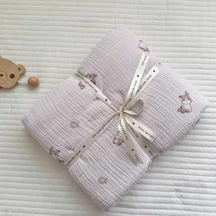 91家纺网 家纺一手货源 找家纺 BOSS 2025新款全棉纯棉皱皱纱儿童盖毯夏被  幼儿园夏被夏凉被空调被 桃桃兔