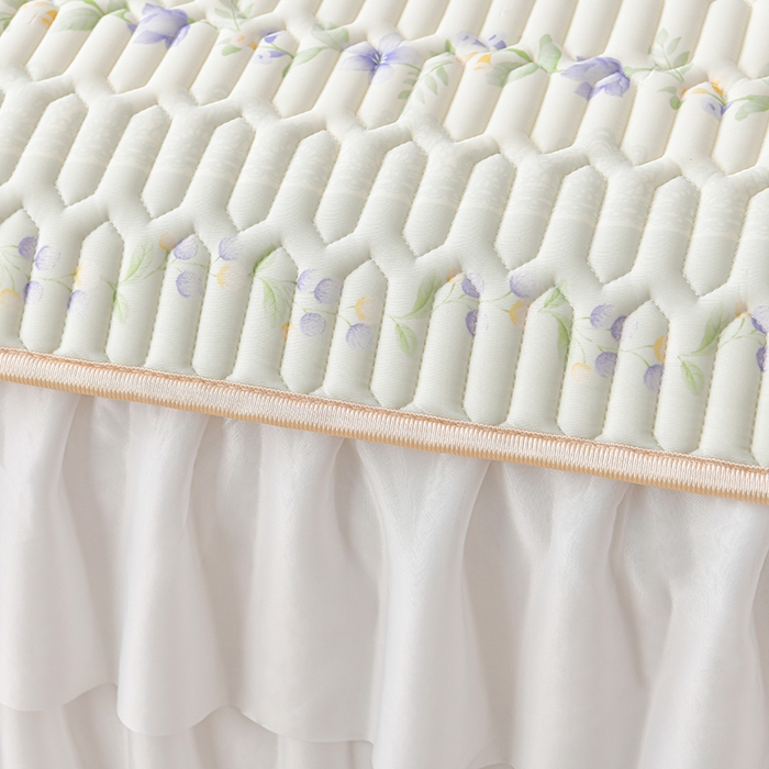 91家纺网 家纺一手货源 找家纺 畅畅家纺 2025新款夏季凉感丝印花足球花凉席夏被夏凉被空调被四件套 足球花-花香四溢