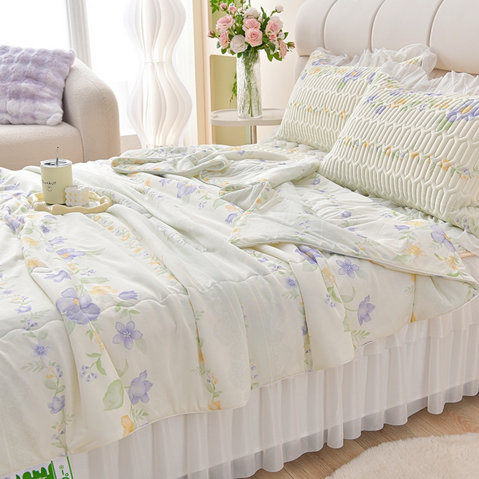 91家纺网 家纺一手货源 找家纺 畅畅家纺 2025新款夏季凉感丝印花足球花凉席夏被夏凉被空调被四件套 足球花-花香四溢