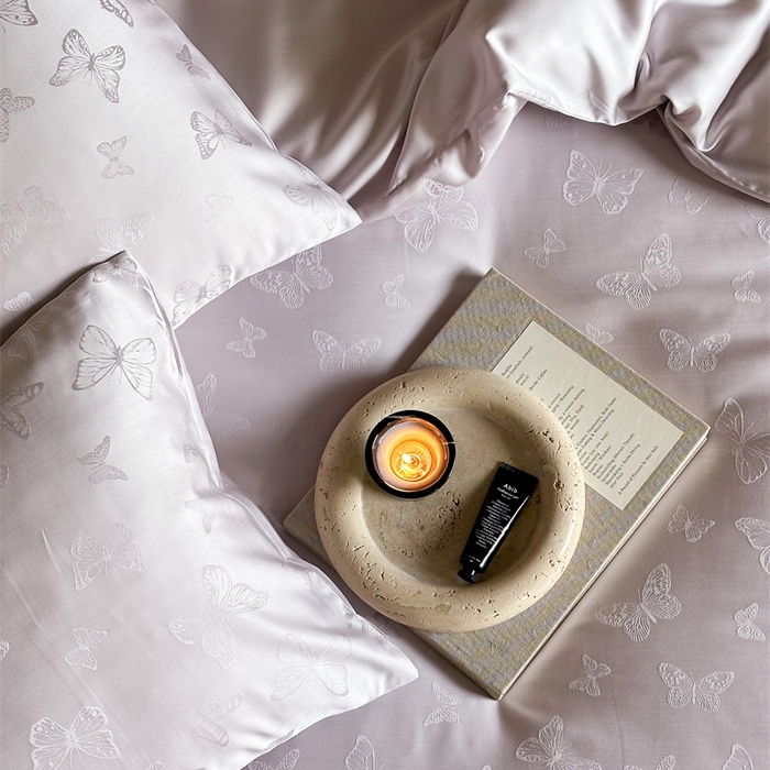 91家纺网 家纺一手货源 找家纺 FORTWO2025新款60支兰精天丝浮雕提花四件套		 云渺-紫